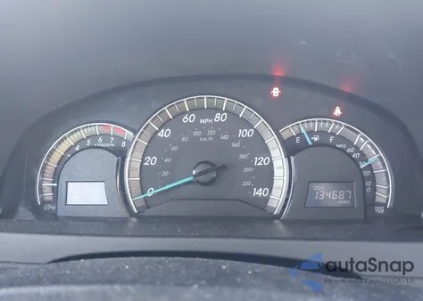 2013 Toyota Camry Se z USA, uszkodzony, nr VIN 4T1BF1FK7DU230666